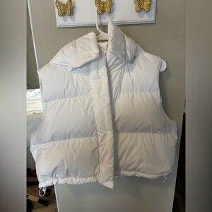 LULULEMON cropped white vest with hood